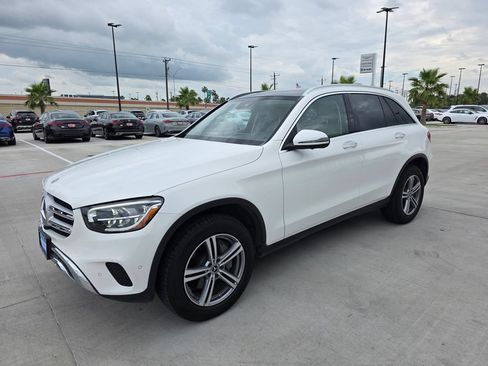 Used 2022 Mercedes-Benz GLC 300 image 3