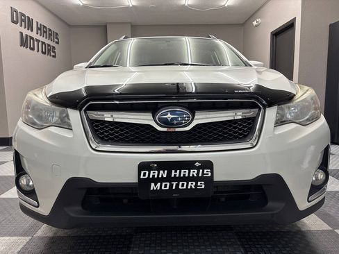 Used 2017 Subaru Crosstrek 2.0i Premium AWD/4WD image 3