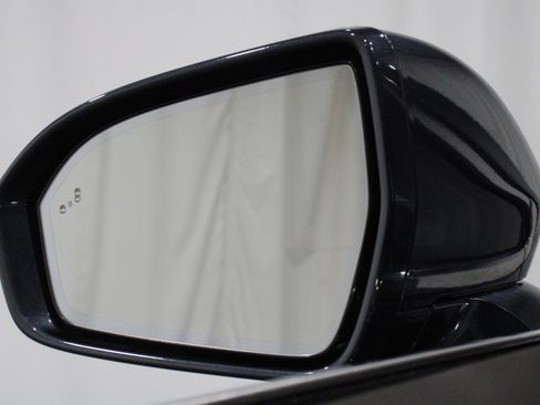 Used 2022 Lincoln Nautilus Reserve image 12