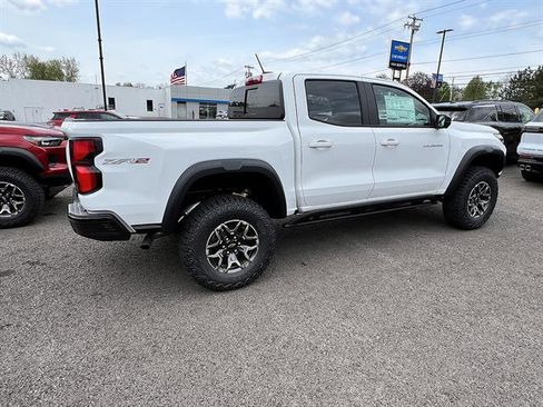 New 2026 Chevrolet Colorado ZR2 w/ Technology Package AWD/4WD image 6