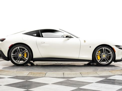 Used 2022 Ferrari Roma RWD image 40