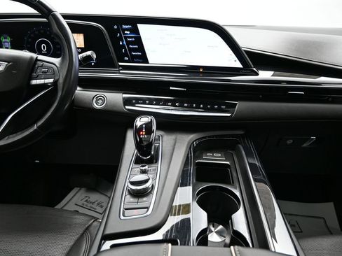 Used 2023 Cadillac Escalade ESV Sport AWD/4WD image 19