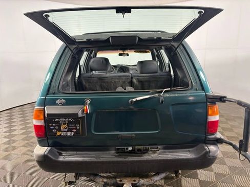 Used 1997 Nissan Pathfinder SE image 17