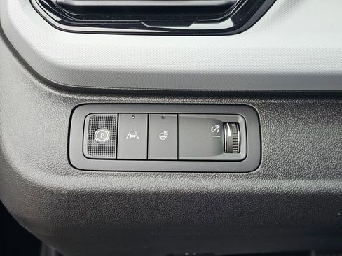 New 2027 Chevrolet Bolt LT w/ Comfort Package FWD image 23