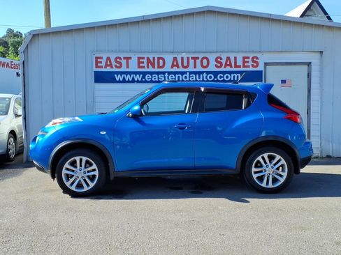 Used 2011 Nissan Juke SV AWD/4WD image 2