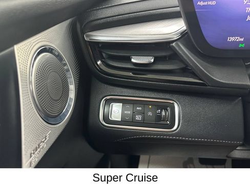 Used 2025 Buick Enclave Avenir w/ Super Cruise Package AWD/4WD image 47
