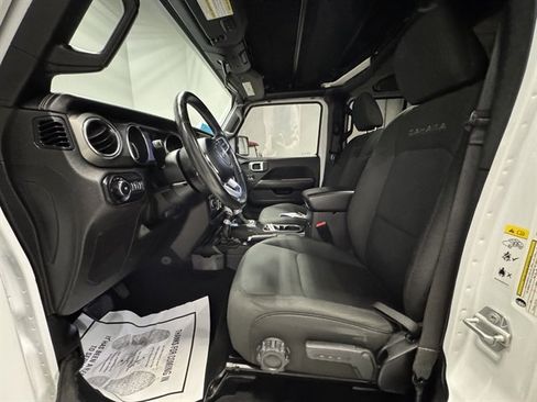 Used 2019 Jeep Wrangler Unlimited Sahara w/ Cold Weather Group image 16