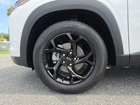New 2026 Chevrolet Trax LT w/ Sunroof Package FWD image 36