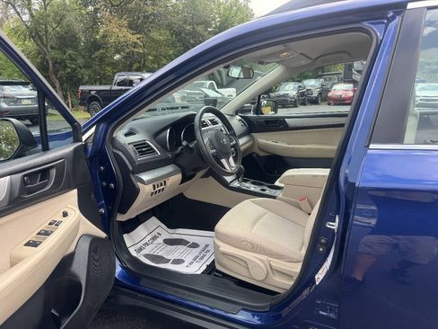 Used 2017 Subaru Outback 2.5i AWD/4WD image 8