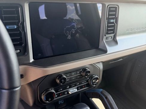 Used 2024 Ford Bronco Wildtrak image 10