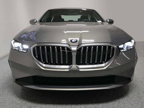 New 2026 BMW 530i image 2