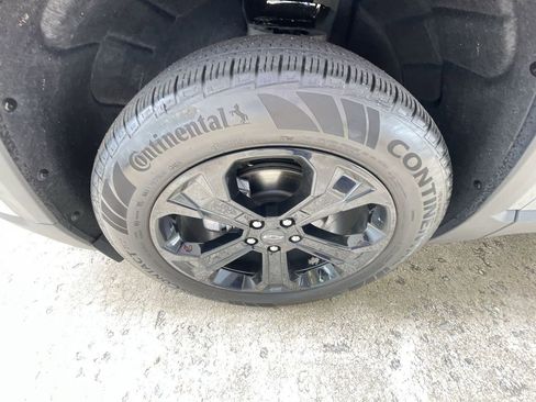 Used 2025 Chevrolet Equinox LT w/ Safety and Technology Package FWD image 33