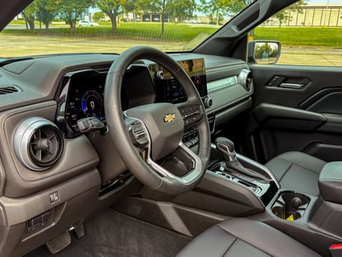 Used 2024 Chevrolet Colorado LT w/ LT Convenience Package III AWD/4WD image 17