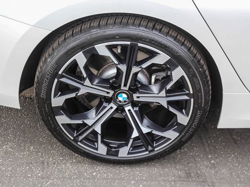 Used 2025 BMW 330i Sedan w/ Premium Package image 8