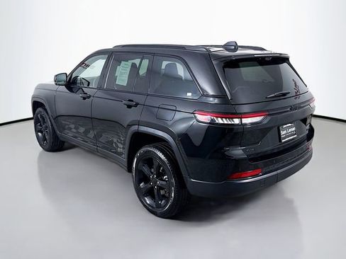 Used 2023 Jeep Grand Cherokee Limited w/ Luxury Tech Group II image 5