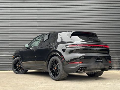 Certified 2026 Porsche Cayenne AWD/4WD image 3