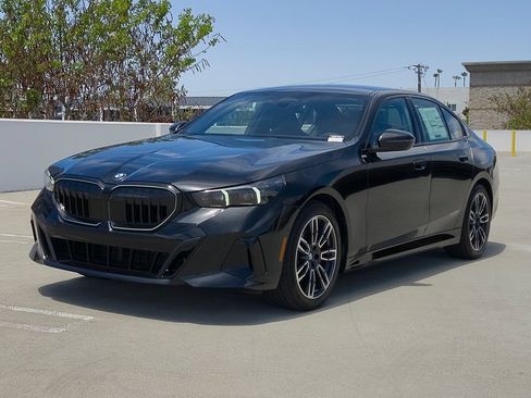 New 2026 BMW 530i w/ M Sport Package RWD image 3