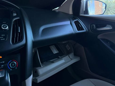 Used 2015 Ford Focus SE w/ SE Sport Package FWD image 56