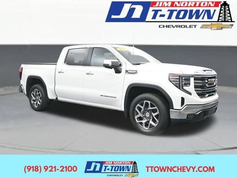 Used 2023 GMC Sierra 1500 SLT w/ SLT Convenience Package AWD/4WD image 1