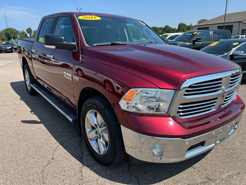 Used 2017 RAM 1500 Big Horn AWD/4WD image 3