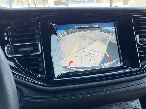 Used 2023 Dodge Durango SXT image 22