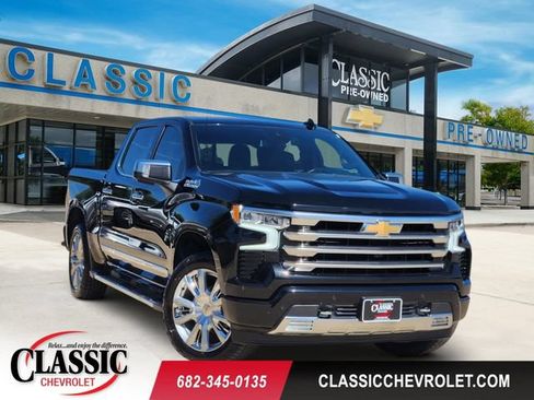 Used 2024 Chevrolet Silverado 1500 High Country w/ High Country Premium Package AWD/4WD image 1