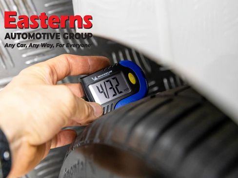 Used 2022 BMW 330i xDrive Sedan w/ M Sport Package image 26