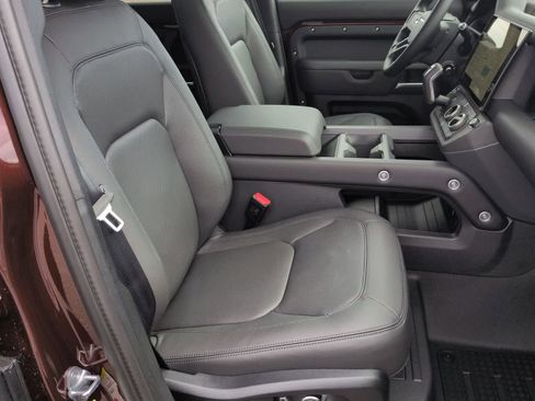 New 2026 Land Rover Defender 130 X-Dynamic SE AWD/4WD image 23