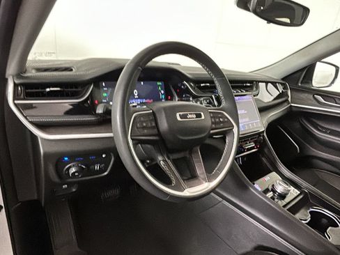 Used 2024 Jeep Grand Cherokee Limited 4xe AWD/4WD image 16