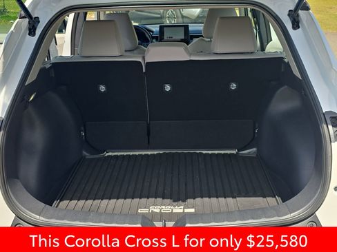 Used 2026 Toyota Corolla Cross L image 18