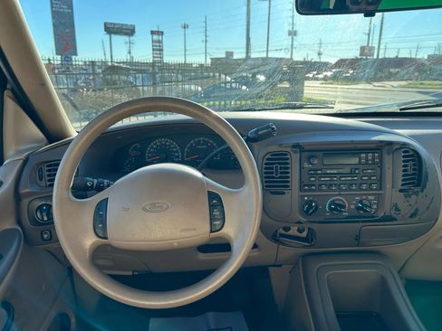 Used 1999 Ford Expedition XLT image 22