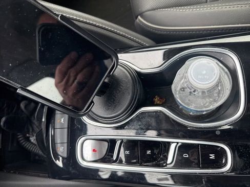 Used 2023 Buick Envision Avenir image 46