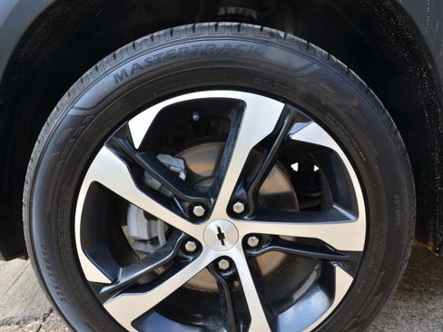 Used 2024 Chevrolet Trax RS FWD image 16