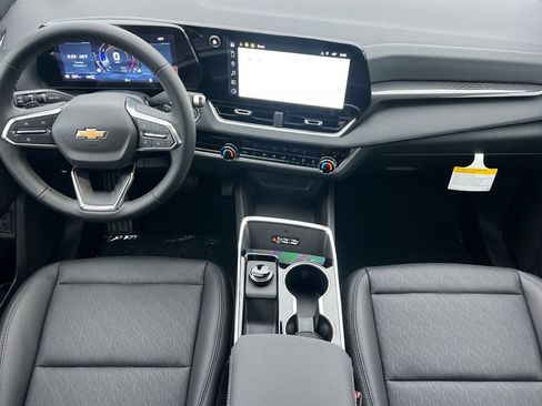 New 2026 Chevrolet Equinox LT w/ Convenience Package II image 9