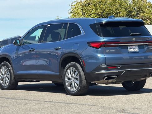 Used 2025 Buick Enclave Preferred AWD/4WD image 7