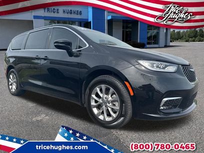 Used 2024 Chrysler Pacifica Touring-L