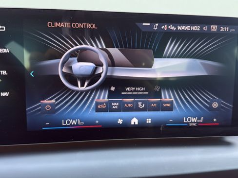 Used 2025 BMW 228i xDrive w/ Premium Package AWD/4WD image 18