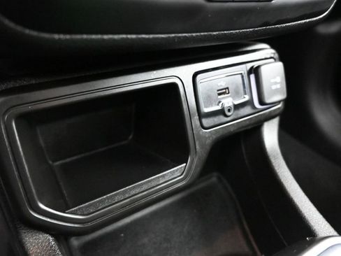 Used 2020 Jeep Renegade Limited w/ UConnect 8.4 Nav Group image 12