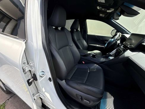 Used 2022 Toyota Venza Limited AWD/4WD image 26