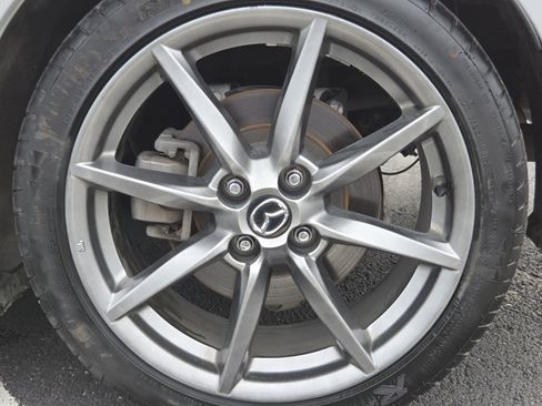 Used 2017 MAZDA MX-5 Miata RF Grand Touring image 9