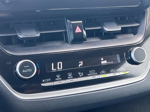 Certified 2025 Toyota Corolla LE image 21