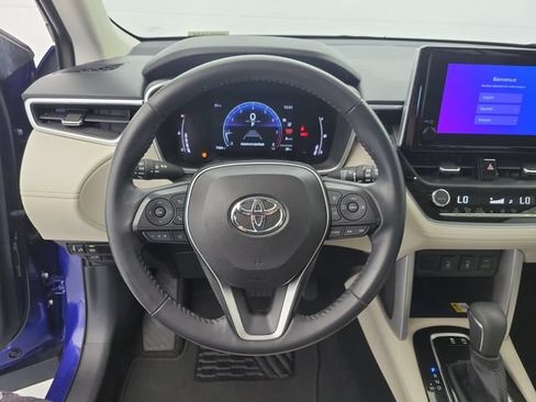 Used 2023 Toyota Corolla Cross XLE w/ Convenience Package FWD image 24