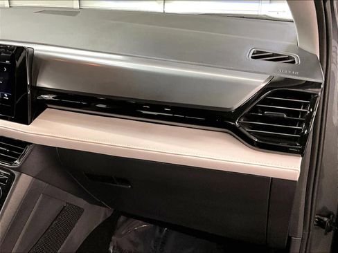 Used 2025 Volkswagen Taos S image 18