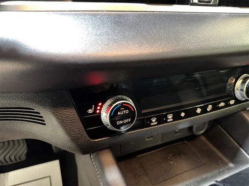 Used 2022 Mitsubishi Outlander SE image 30