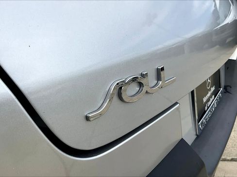 Used 2021 Kia Soul LX image 9