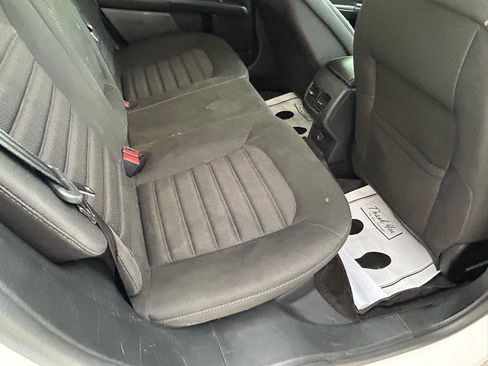 Used 2018 Ford Fusion SE w/ Fusion SE Technology Package FWD image 11