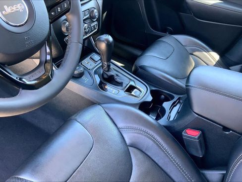 Used 2023 Jeep Cherokee Altitude Lux AWD/4WD image 16
