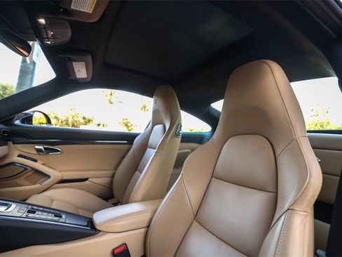 Used 2019 Porsche 911 Turbo S image 34