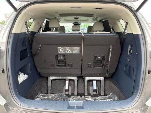 New 2026 Kia Carnival SX Prestige FWD image 25
