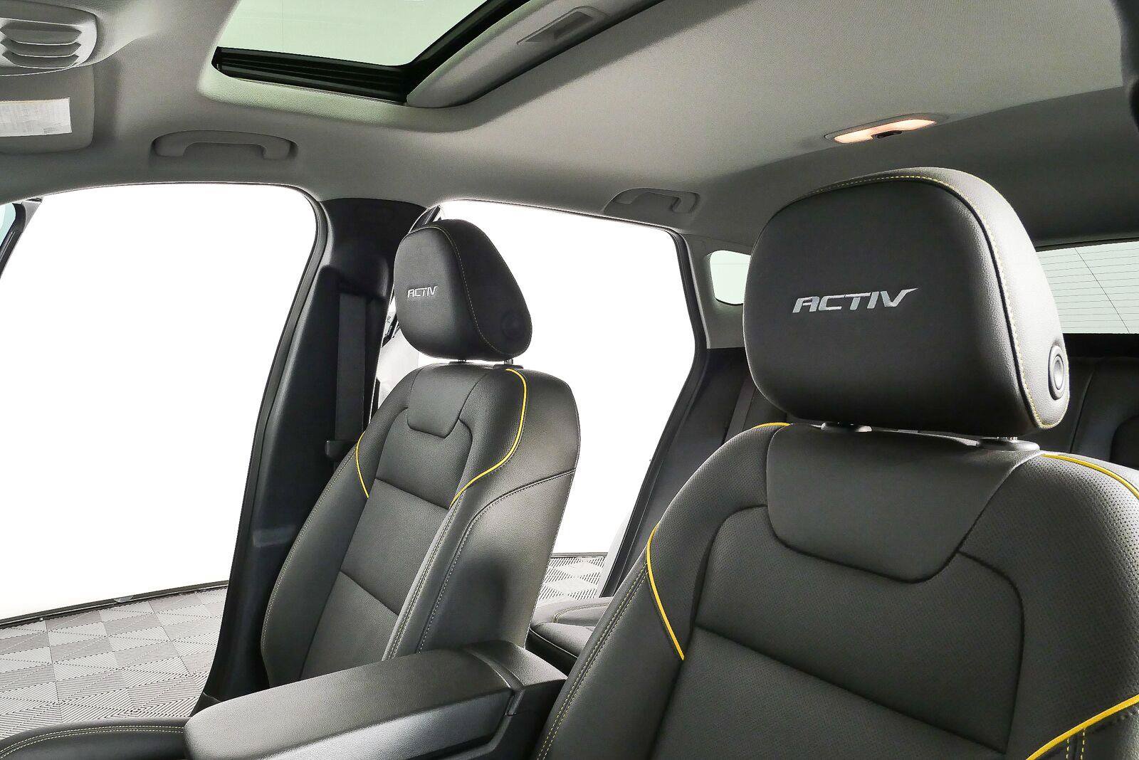 Used 2025 Chevrolet Trax ACTIV w/ Sunroof Package FWD image 6